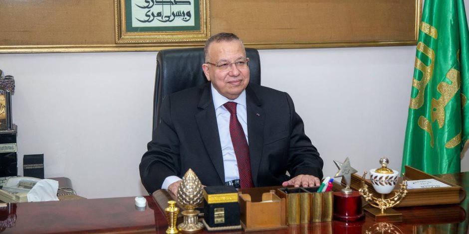 نقيب الأشراف يهنئ الشيخ أيمن عبدالغني لتكليفه بتسيير أعمال وكيل الأزهر