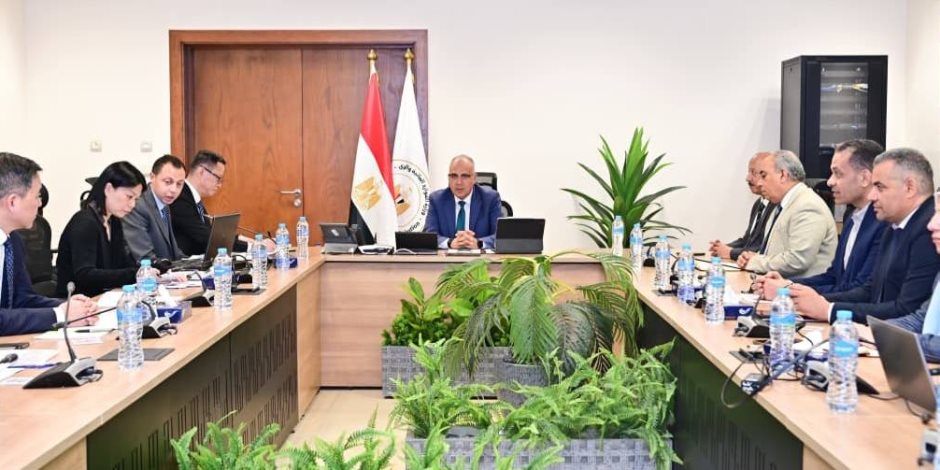 وزير الرى يلتقي رئيس مفوضية نهر اليانجتسي الصيني لبحث سبل تعزيز الاعتماد على التكنولوجيا الحديثة 