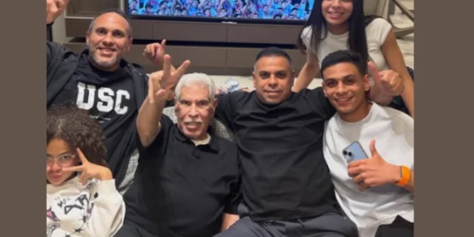 ابتسامة المعلم تزين المشهد.. حسن شحاتة يحتفل بصدارة الزمالك للدورى