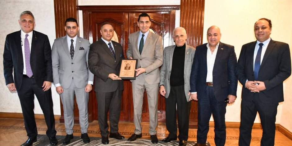 وزير الشباب والرياضة يعقد اجتماعًا مع مجلس إدارة اتحاد التايكوندو لمناقشة خطة المرحلة المقبلة