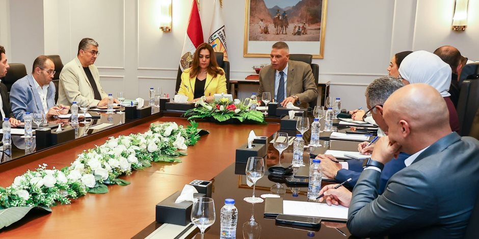  وزيرة التنمية المحلية والبيئة تبحث مع وفد غرفة الغوص بشرم الشيخ دعم جهود الحفاظ على المحميات الطبيعية 