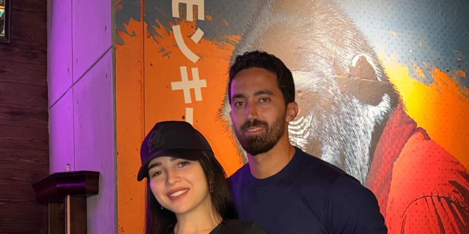 مى عز الدين وزوجها يستمتعان بلحظات ممتعة فى صالة ألعاب