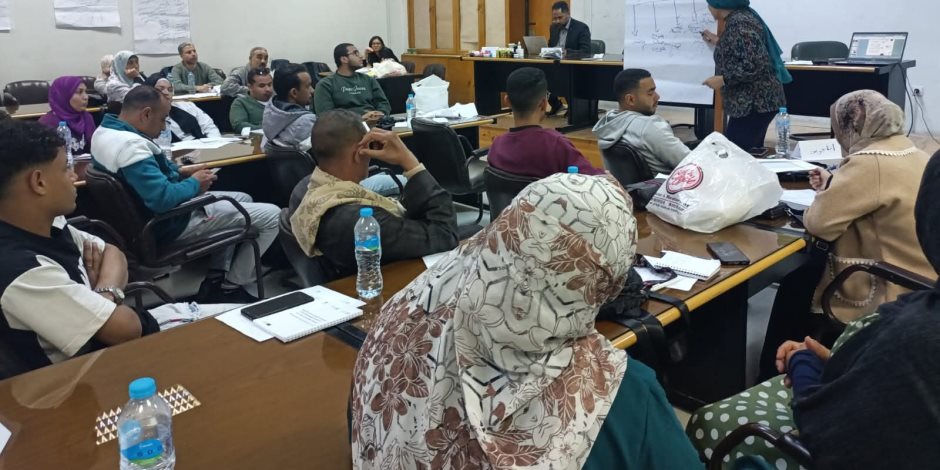 وزيرة التنمية المحلية والبيئة : تنفيذ برنامج تدريبي للشباب والشابات الريفيات بقري " حياة كريمة " في أسيوط وسوهاج وقنا على ريادة الأعمال الزراعية 