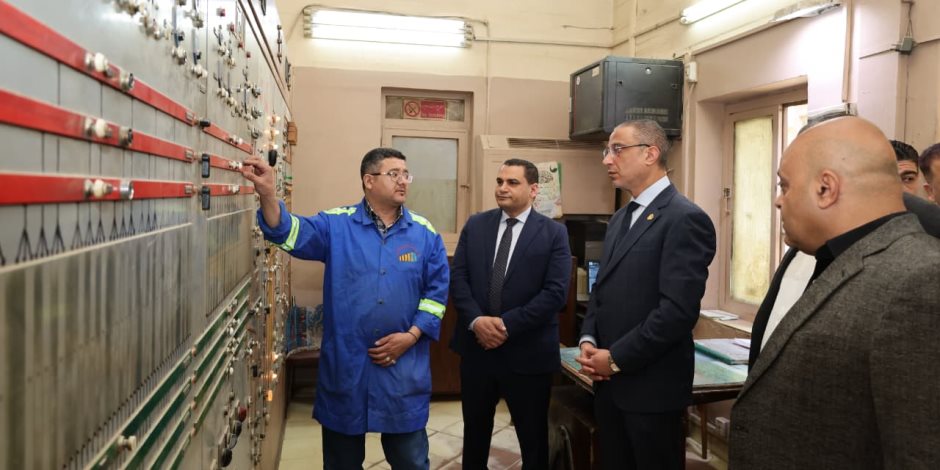 محافظ الجيزة يتفقد صومعة إمبابة لمتابعة انتظام توريد وتخزين محصول القمح