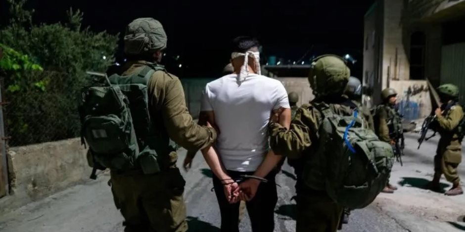 الاحتلال يصعّد في الضفة.. حملة اعتقالات تطال أسري محررين وتحقيقات ميدانية لترهيب المواطنين