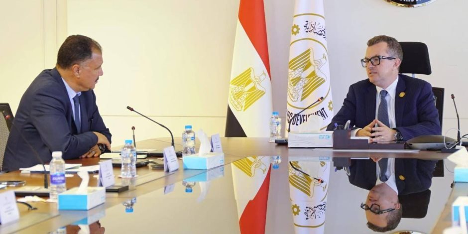 وزير التخطيط يبحث مع البنك الإسلامي للتنمية تعزيز التعاون وتمويل مشروعات التنمية