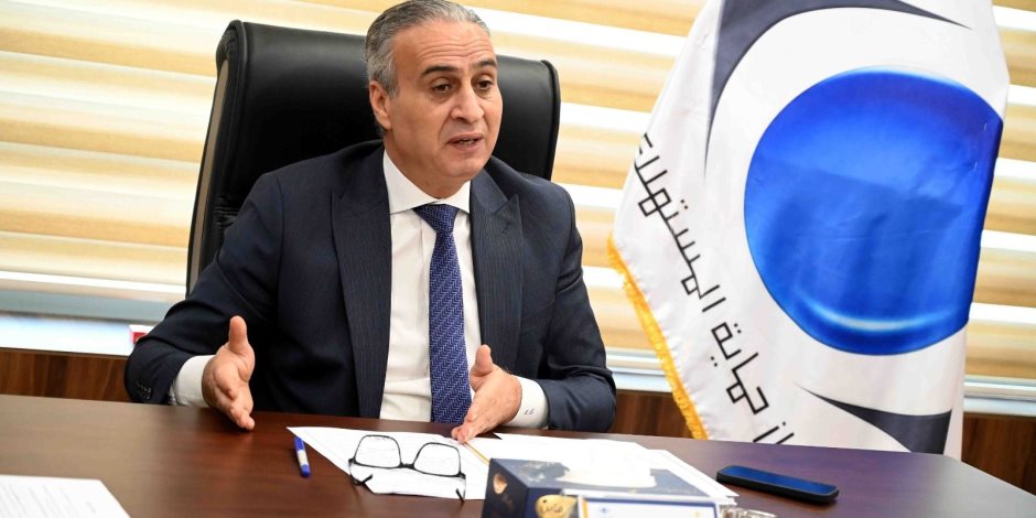 حماية المستهلك يضبط مخزنًا بالجيزة لتصنيع المبيدات الزراعية من مواد مجهولة المصدر