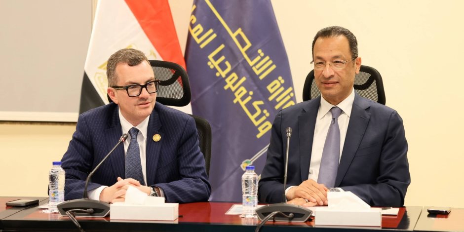 الاتصالات والتخطيط والمالية يبحثون التعاون للتحول الرقمي وترتيب الاتفاقيات مع الشركات العالمية