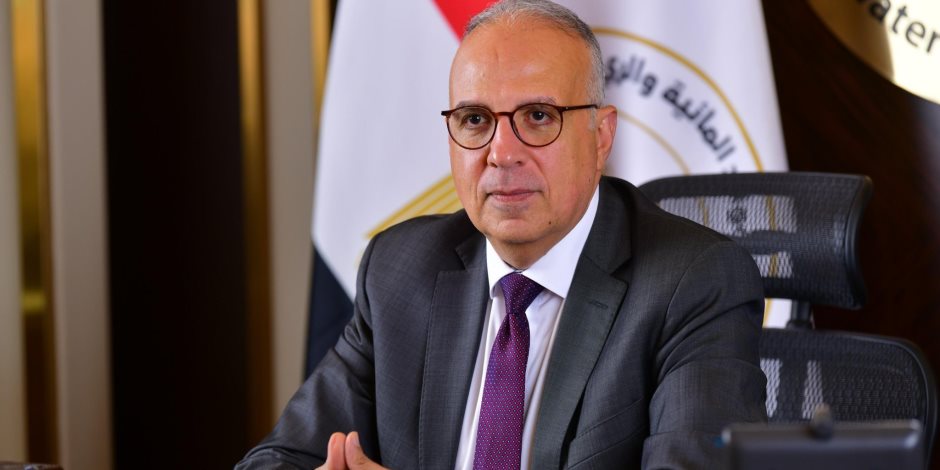 الري يتابع موقف تشغيل مجموعة قناطر ديروط الجديدة وإنشاء منظومة لمراقبة التصرفات والمناسيب لإدارة المياه بمنطقة مصر