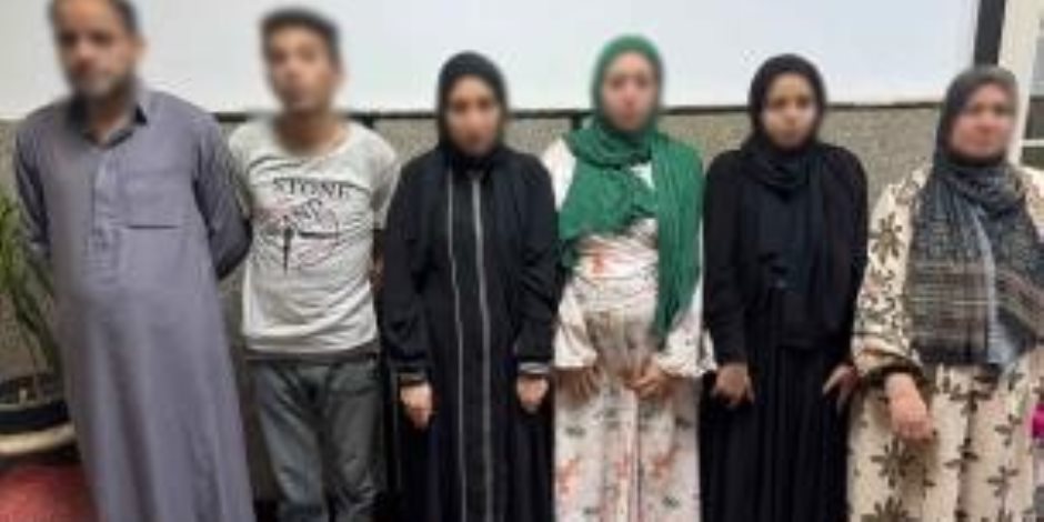ضبط عناصر تشكيل عصابي تخصص في النصب والاحتيال على المواطنين بالجيزة