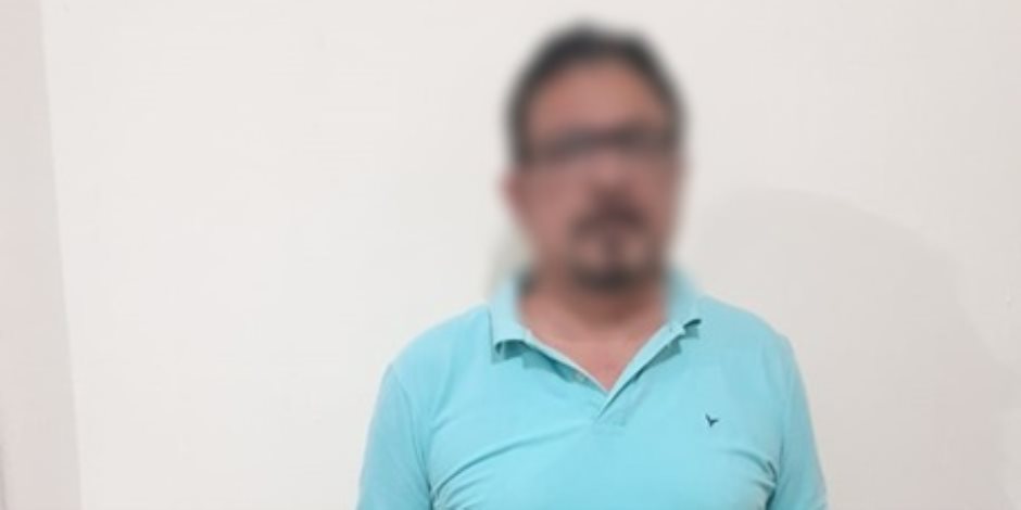 ضبط مدير مدرسة بالجيزة تحرش بتلميذة داخل مكتبة