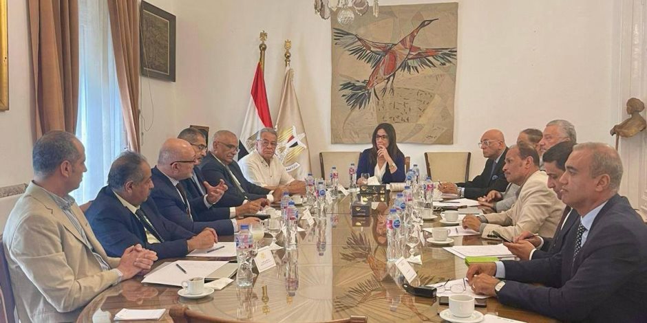 وزيرة الثقافة: نستهدف "صفر مخازن" خلال أشهر والعدالة الثقافية تعني وصول الكتاب إلى كل مكان في الجمهورية