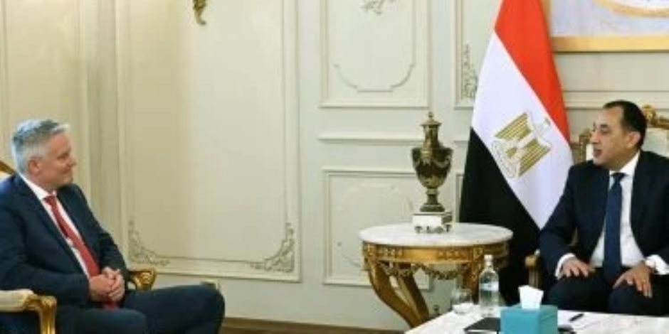 رئيس الوزراء يلتقي سكرتير عام منظمة التعاون الاقتصادي والتنمية