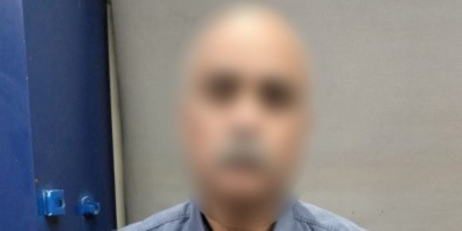 ضبط مهندس لاتهامه بالتعدي على جارته وإتلاف سيارتها بالنزهة