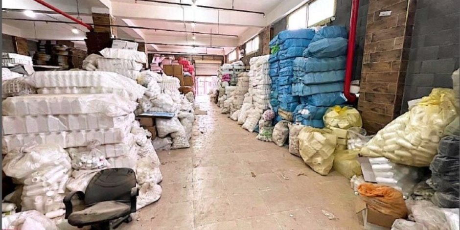 ضبط مصنع "بدون ترخيص" لإنتاج العقاقير البيطرية مجهولة المصدر بالمنوفية