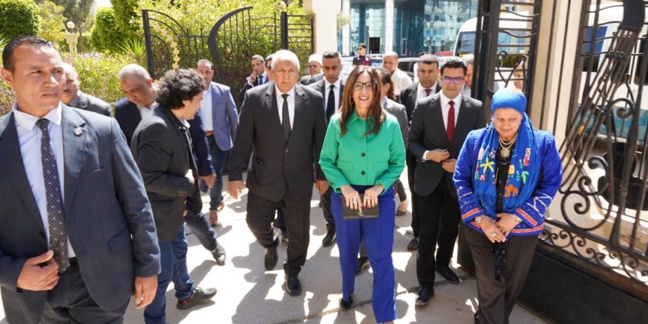 وزيرة الثقافة توجه بسرعة الانتهاء من تجديد قصر ثقافة مطروح واستلامه خلال 3 أشهر