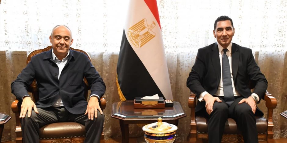 وزير الشباب والرياضة يلتقي رئيس الشركة المتحدة للرياضة لبحث أوجه التعاون المشترك 