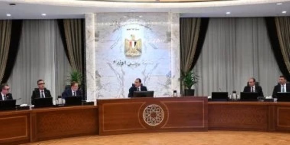 الحكومة: تحضير 10 شركات بقطاع البترول للقيد فى البورصة