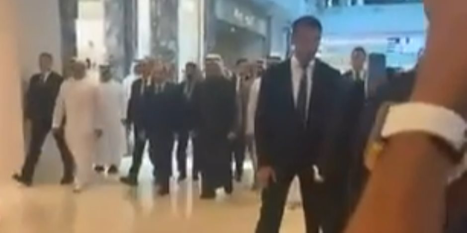تحية من شعب الإمارات للرئيس السيسي.. حفاوة استقبال ومحبة بالغة في جولة بأبوظبي مع الشيخ محمد بن زايد (فيديو)