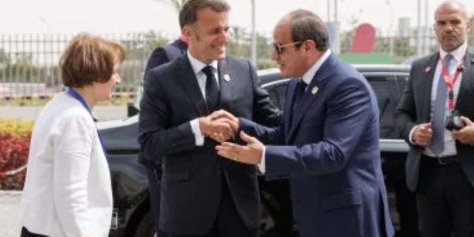 ماكرون: سعيد بلقاء صديقي الرئيس السيسي لتعزيز الرابط القوي بين البلدين