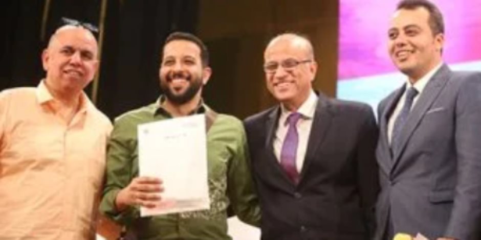 نقابة الصحفيين تسلم تأشيرات الحج لبعثة النقابة (صور)