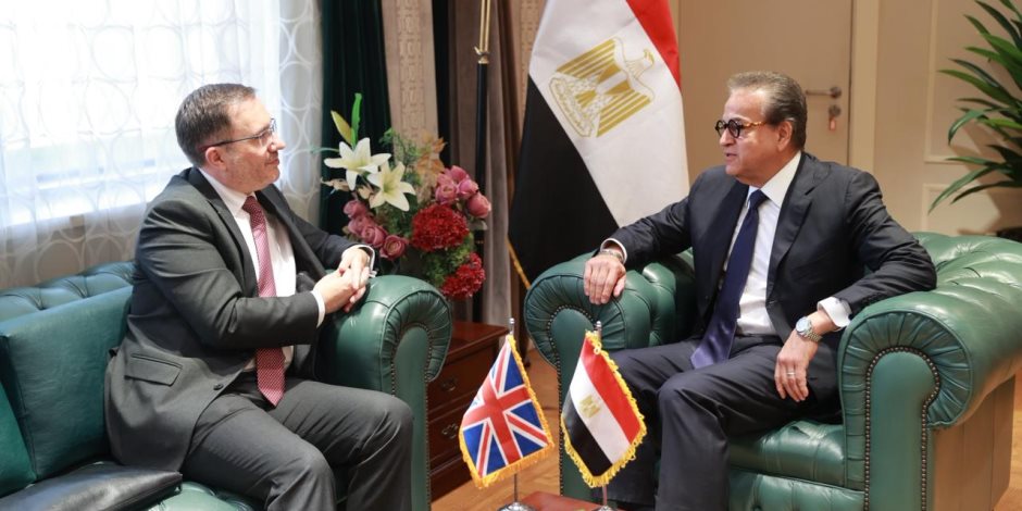 الدكتور خالد عبدالغفار يستقبل سفير بريطانيا لدى مصر لبحث تعزيز التعاون المشترك في المجالات الصحية