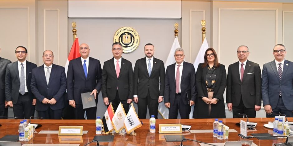 وزير التموين  يعقد اجتماعًا موسعًا لمتابعة منظومة كارت الخدمات الحكومية الموحد