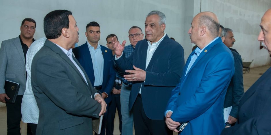وزير الدولة للإنتاج الحربي في زيارة مفاجئة يطمئن على تنفيذ الخطط الإنتاجية في "أبو زعبل للصناعات الهندسية"