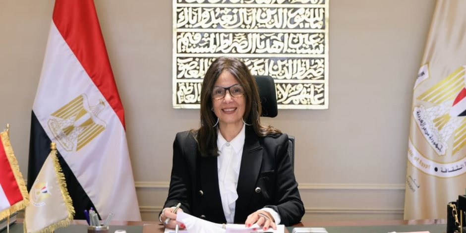  وزيرة الثقافة تتوجه إلى جمهورية تتارستان لترؤس وفد مصر بمؤتمر وزراء الثقافة الإسلامي