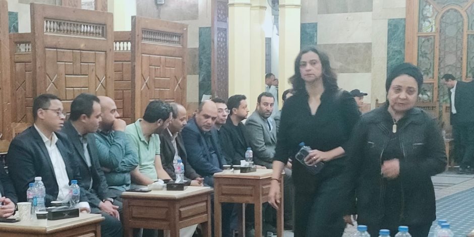 علا الشافعى والباز والمسلمانى ومصطفى عمار فى عزاء سيد العديسي