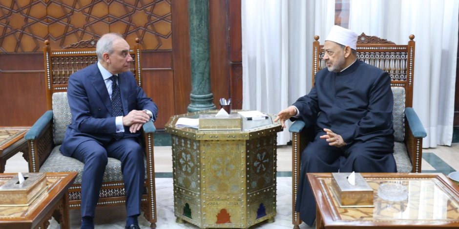 شيخ الأزهر يستقبل رئيس مجلس إدارة الهيئة العامة للاستعلامات لبحث سبل تعزيز التعاون المشترك
