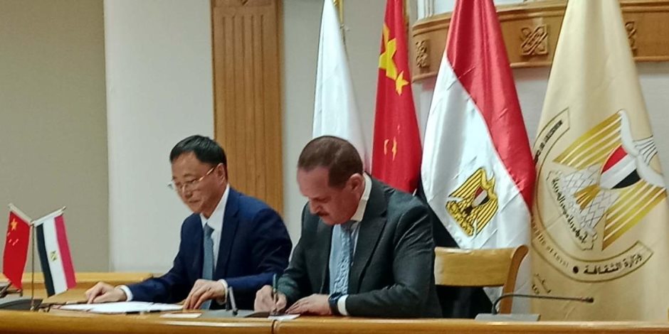 لتعزيز آفاق التعاون بين مصر والصين .. الأمين العام للمجلس الأعلى للثقافة يوقع بروتوكول تعاون مع المركز الصيني العربي لدراسات التعاون الثقافي والسياحي