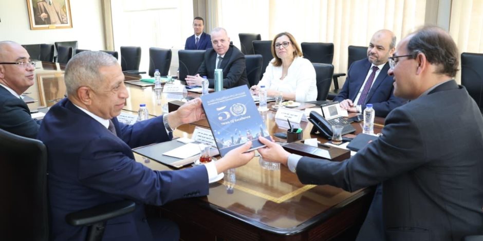 المالية: التوسع فى تدريب العاملين وأسرهم ببرامج تكنولوجية وفنية مميزة تلبى احتياجات العصر 
