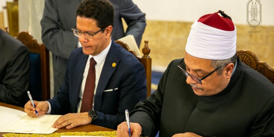 الشيخ أيمن عبدالغني يوقع بروتوكولي تعاون بين الجامع الأزهر وجامعة بنها وجمعية آل محجوب