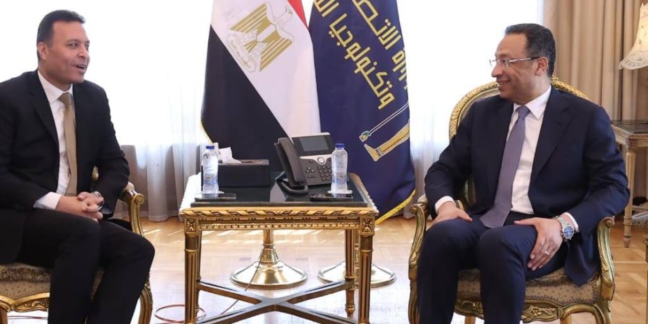 وزير الاتصالات يبحث مع رئيس «المركزي للتعبئة العامة والإحصاء» التعاون في تنفيذ مشروع التعداد العام للسكان