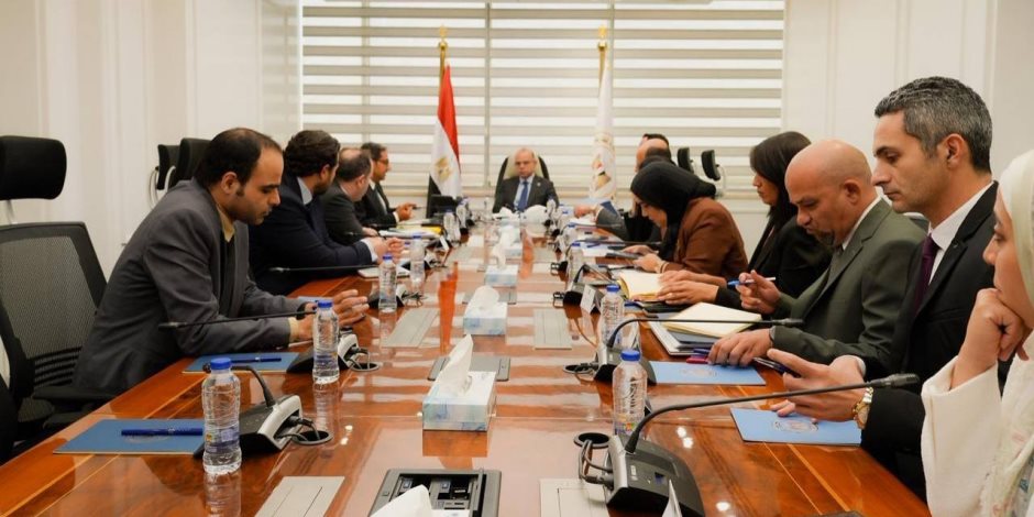وزير الاستثمار يبحث مع أفريكسيم بنك تعزيز التبادل التجاري الأفريقي