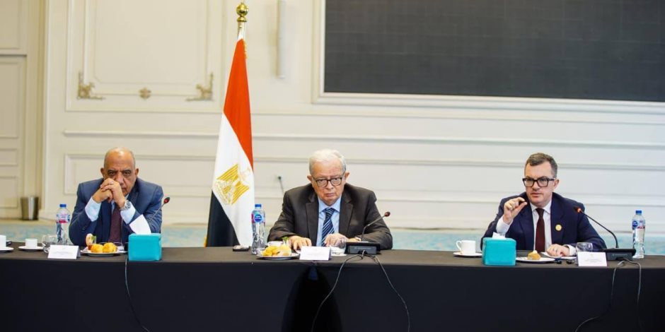 وزير التخطيط يفتتح جلسة مشاورات رفيعة المستوى مع مجموعة البنك الدولي