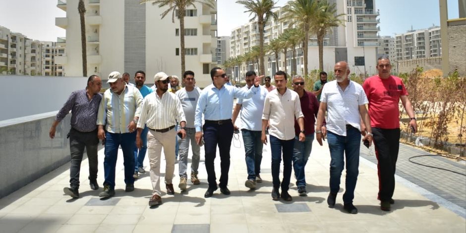  وزيرة الإسكان تتابع موقف تنفيذ عدد من المشروعات بمدينة العلمين الجديدة والقرى السياحية