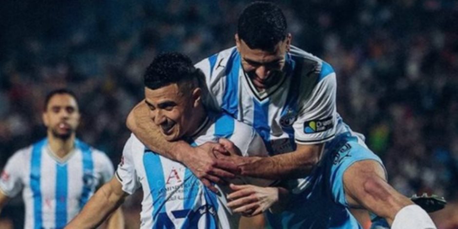 صدام الحسم في الدفاع الجوي.. بيراميدز يتمسك بحلم الدوري وسموحة يترقب قلب الموازين