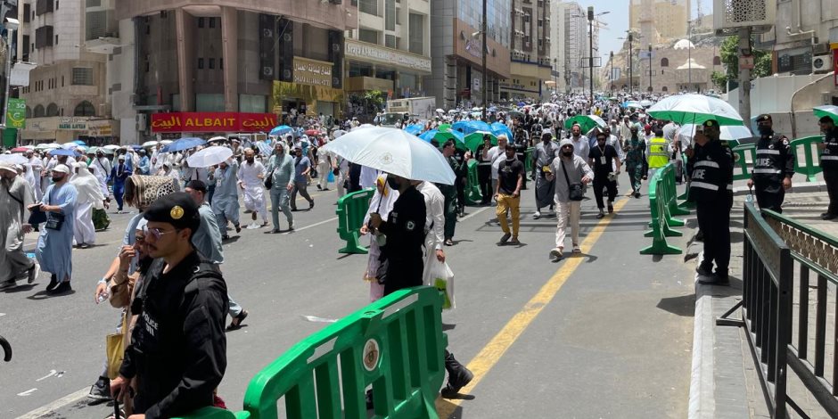رئيس بعثة الحج الرسمية للحجاج: ارتدوا كارتي "نسك" ورقم خيمة منى ولا تخرجوا من مخيمات عرفات لتجنب الإجهاد الحراري 