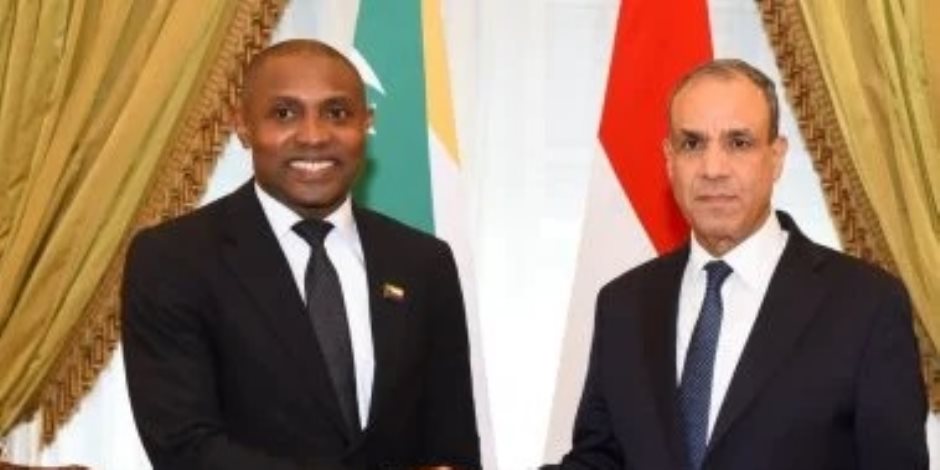 وزير الخارجية يستقبل نظيره القُمري لبحث سبل تعزيز العلاقات الثنائية