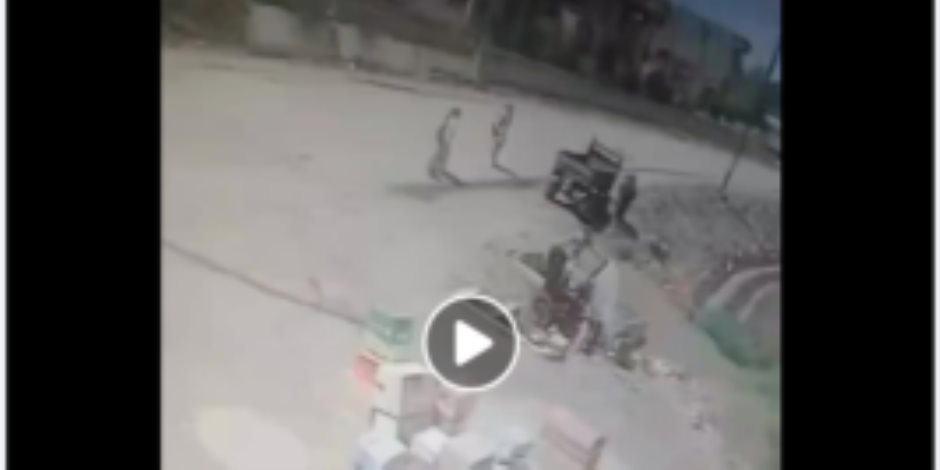 أطاح بها في بيارة ري.. سقوط سائق تروسيكل أنهى حياة طفلة بكفر الشيخ