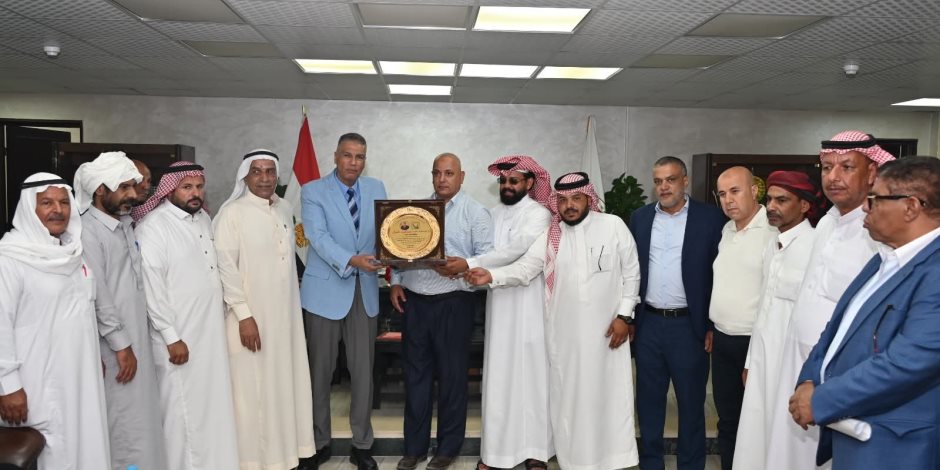 محافظ جنوب سيناء يلتقي مشايخ وعواقل القبائل برأس سدر لبحث مطالب المواطنين ودعم جهود التنمية (صور) 