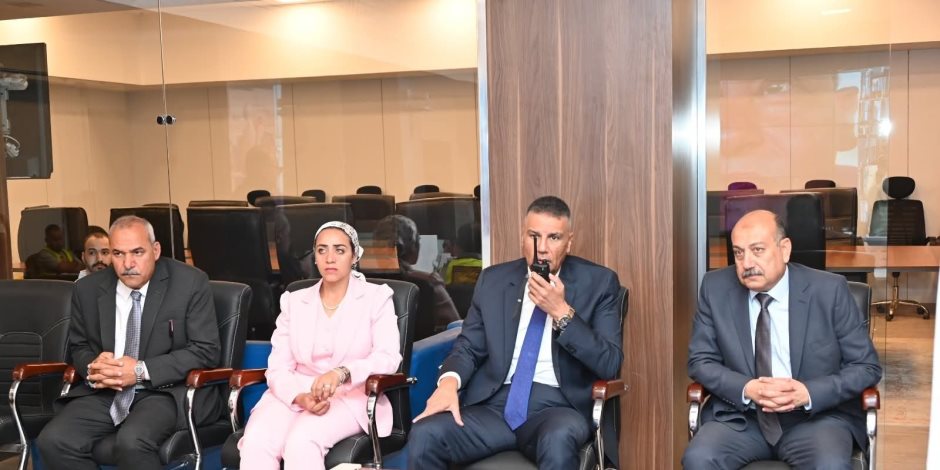 محافظ جنوب سيناء يتابع من الشبكة الوطنية للطوارئ جهود المدن وانتظام الخدمات خلال عيد الأضحى(صور) 