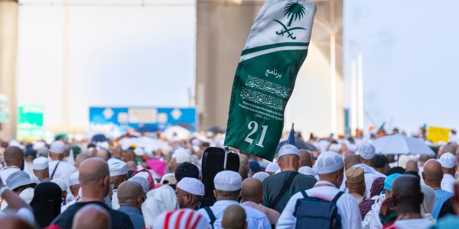 ضيوف برنامج خادم الحرمين الشريفين يغادرون مشعر منى بعد إتمام رمي الجمرات في ثاني أيام التشريق