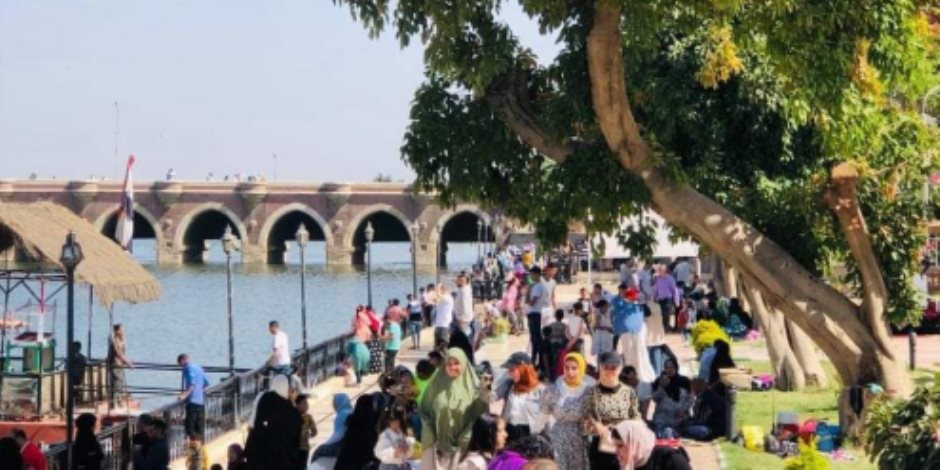 إقبال كثيف على حدائق الري بالقناطر الخيرية ومواقع وزارة الري السياحية خلال عيد الأضحى