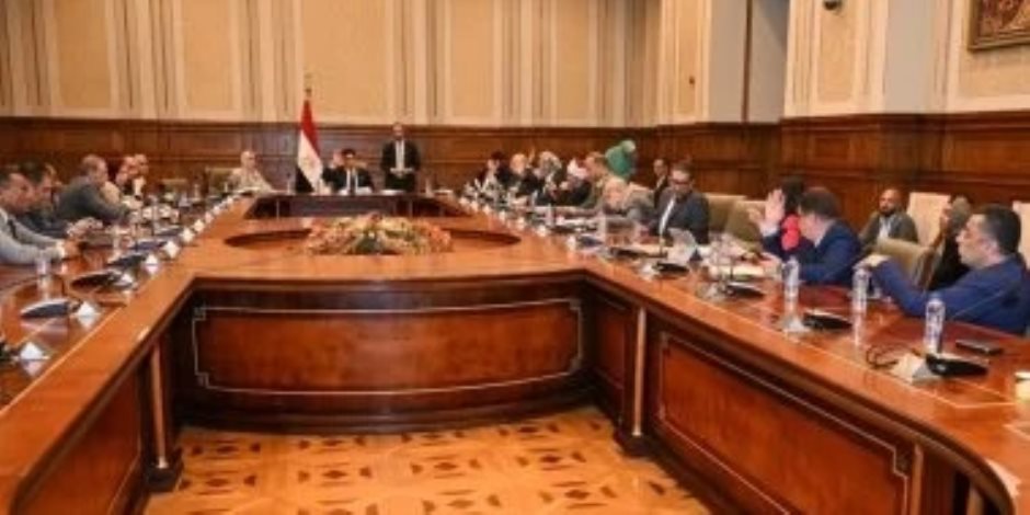 "اقتصادية الشيوخ" توافق على مشروع قانون خطة التنمية الاقتصادية والاجتماعية