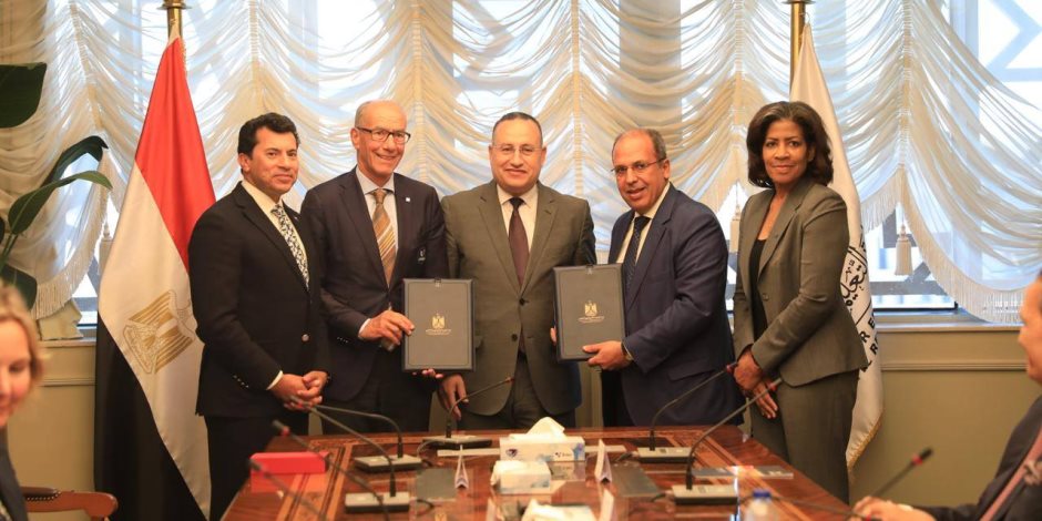 وزير التعليم العالي يشهد توقيع شراكة دولية لإطلاق أول ماجستير للإدارة الرياضية
