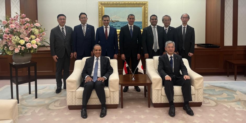 وزير الخارجية يلتقي برئيس متحف مين-أون للموسيقى ويقوم بجولة تفقدية في المتحف