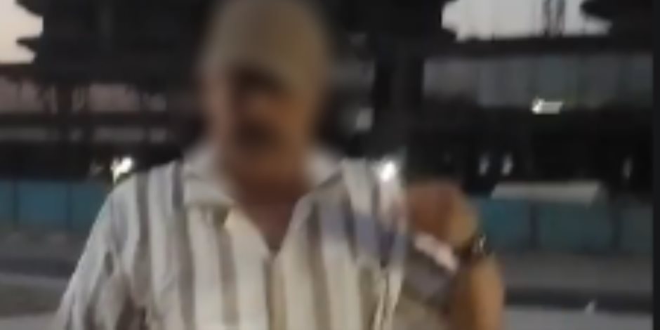 خلاف على تشغيل التكييف داخل سيارة نقل ذكي ينتهي بمشاجرة على محور المشير.. والداخلية تضبط الطرفين